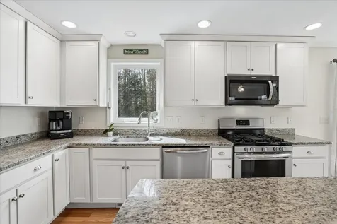 36 Dow Road Mont Vernon NH 03057