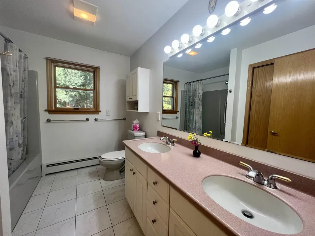 31 Poplar Lane Vernon VT 05354