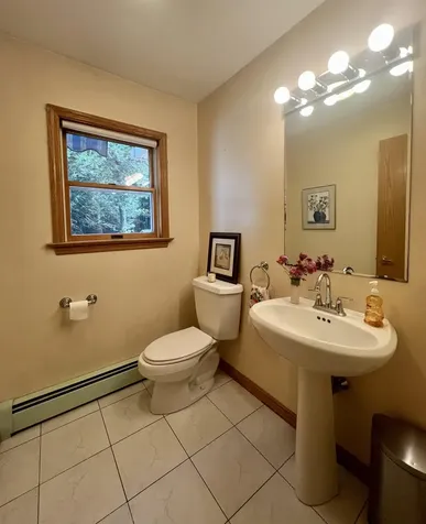31 Poplar Lane Vernon VT 05354
