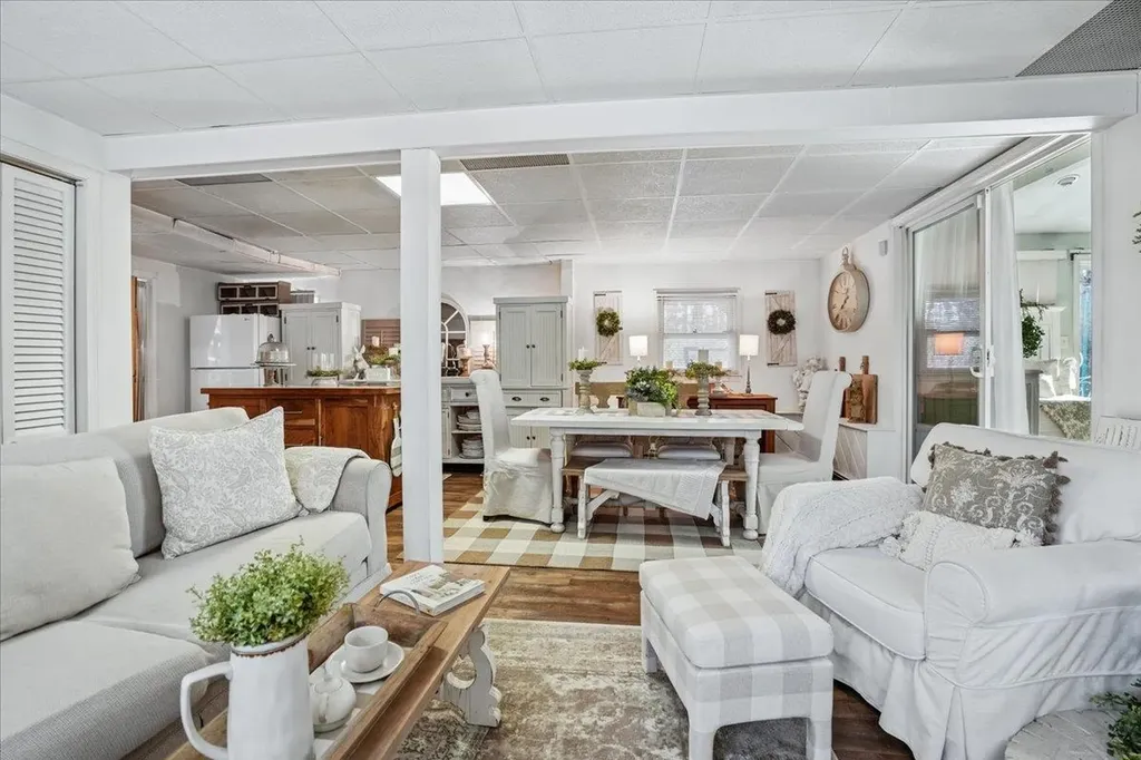 6 Maple Drive Bedford NH 03110