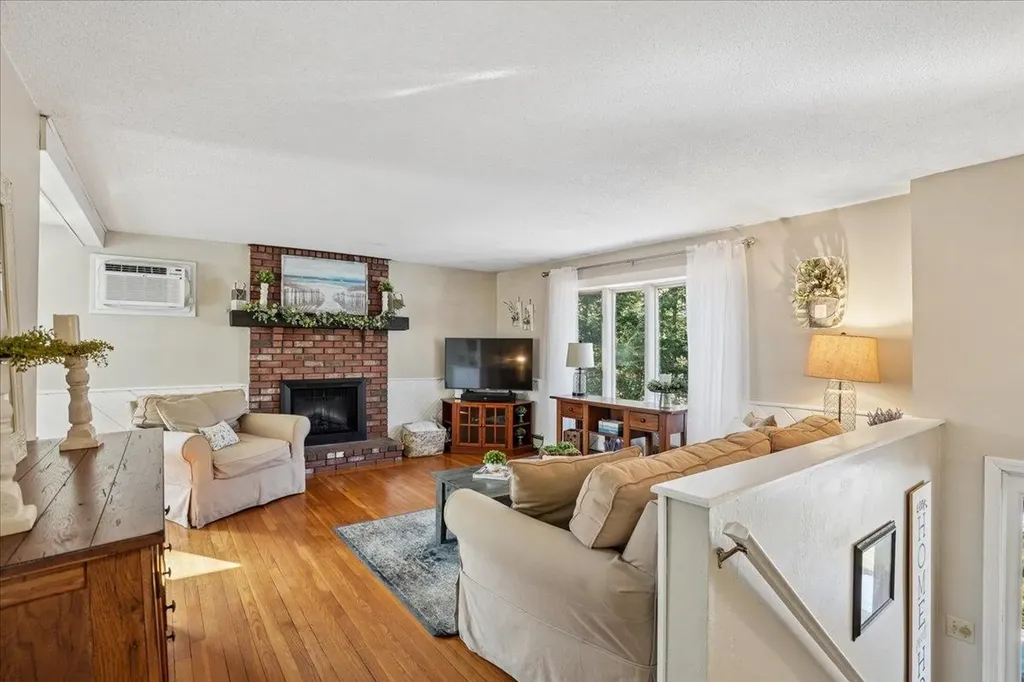 6 Maple Drive Bedford NH 03110