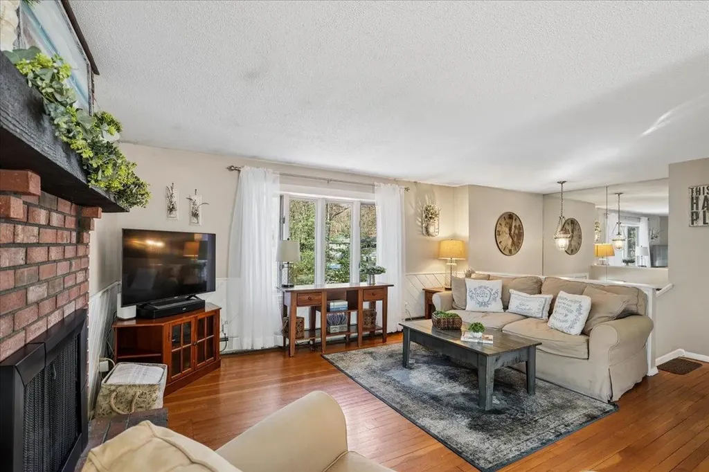 6 Maple Drive Bedford NH 03110