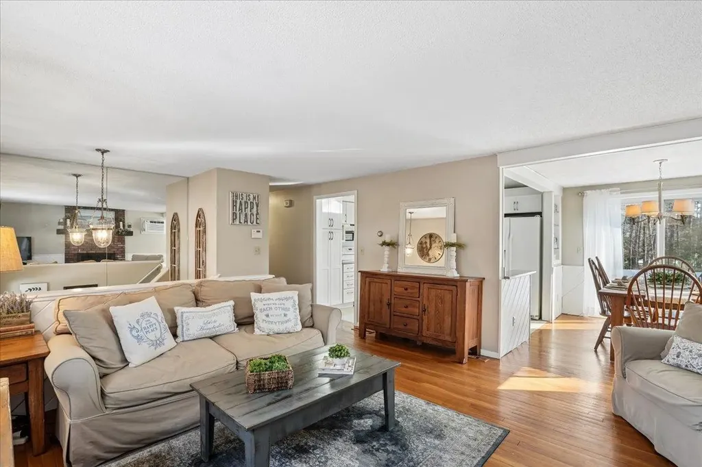 6 Maple Drive Bedford NH 03110