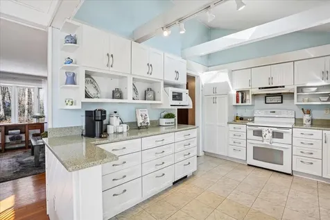 6 Maple Drive Bedford NH 03110