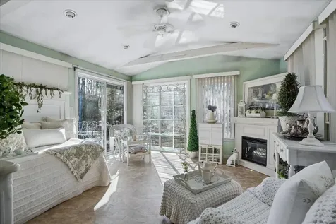 6 Maple Drive Bedford NH 03110