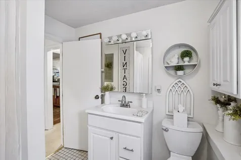 6 Maple Drive Bedford NH 03110