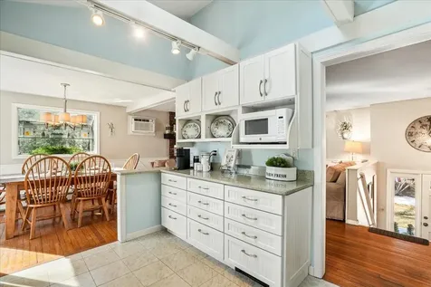 6 Maple Drive Bedford NH 03110