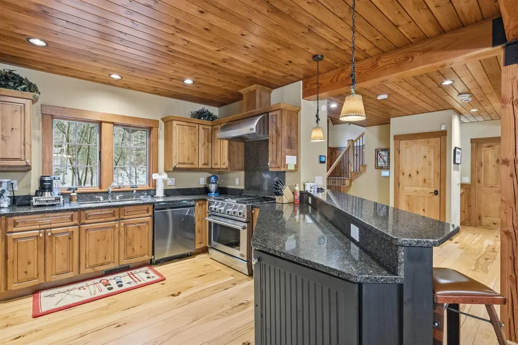 172 South Peak Road Lincoln NH 03251