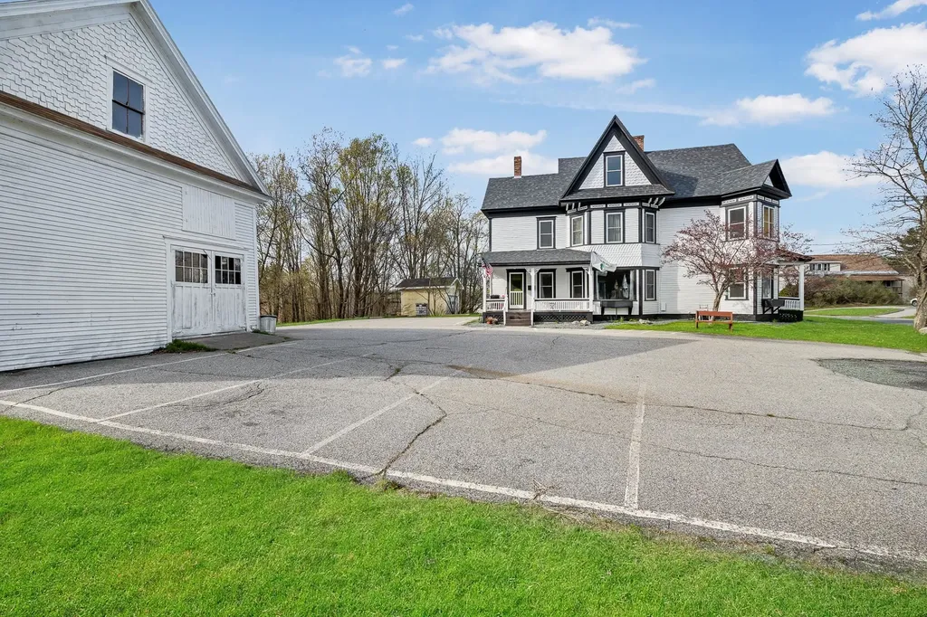 69 Main Street Colebrook NH 03576