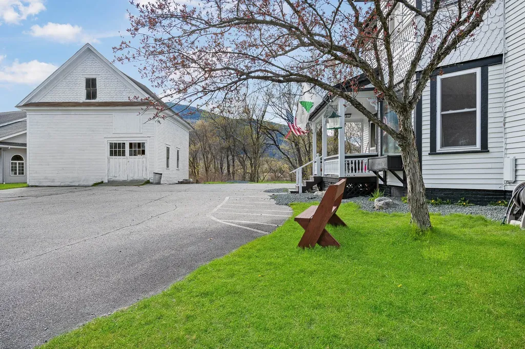 69 Main Street Colebrook NH 03576