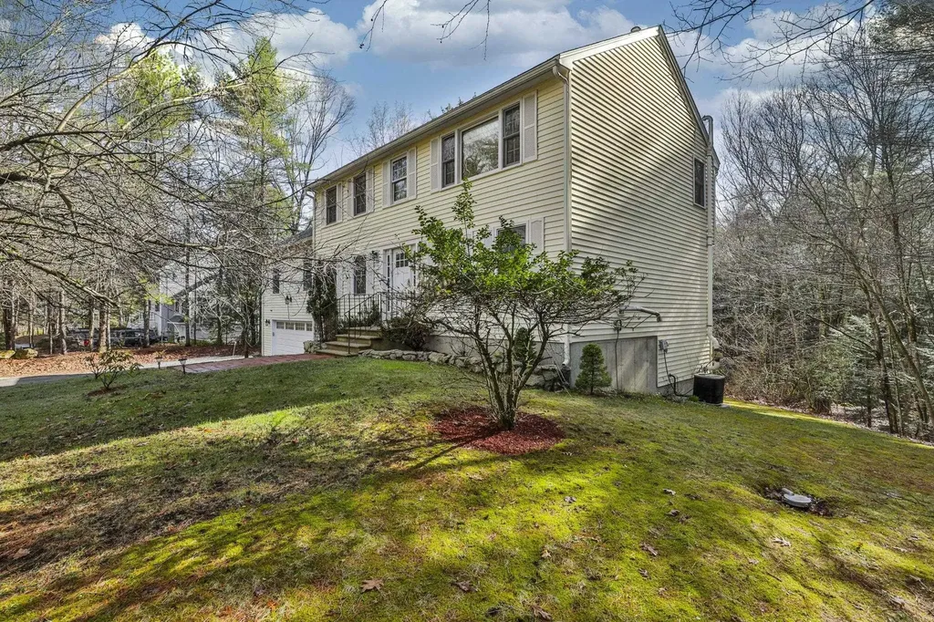 41 Dupaw Gould Road Brookline NH 03033