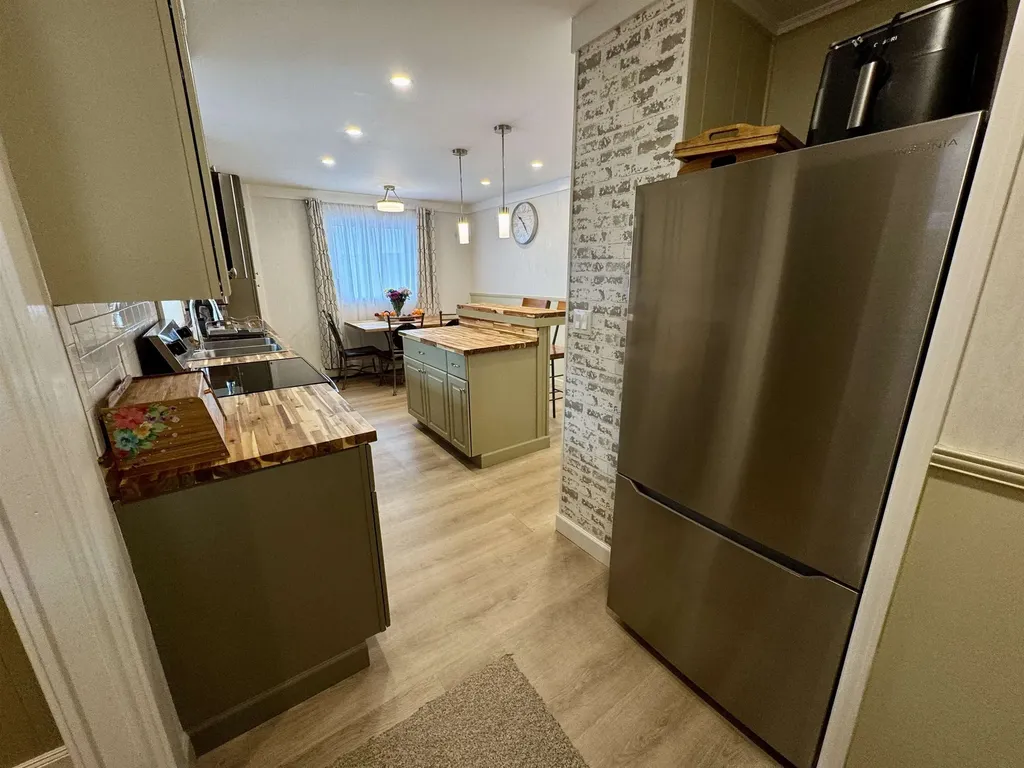 8 Labrecque Street Lincoln NH 03251