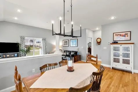 12 Mill Pond Road Brentwood NH 03833