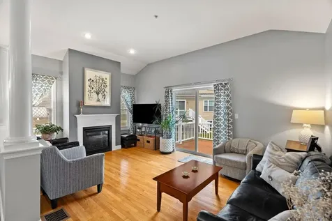 12 Mill Pond Road Brentwood NH 03833