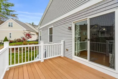 12 Mill Pond Road Brentwood NH 03833