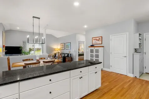 12 Mill Pond Road Brentwood NH 03833