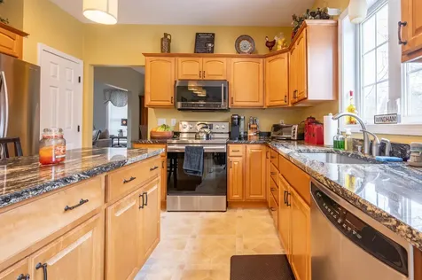 8 Corliss Road Windham NH 03087