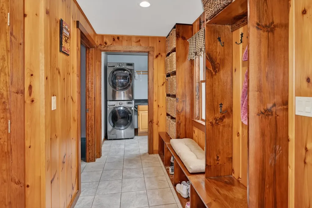 216 High Ridge Lane Thetford VT 05043-4455