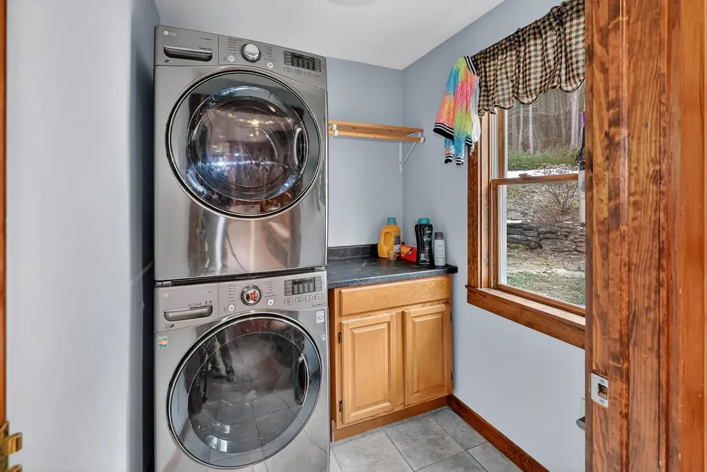 216 High Ridge Lane Thetford VT 05043-4455