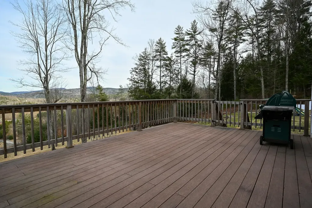 216 High Ridge Lane Thetford VT 05043-4455