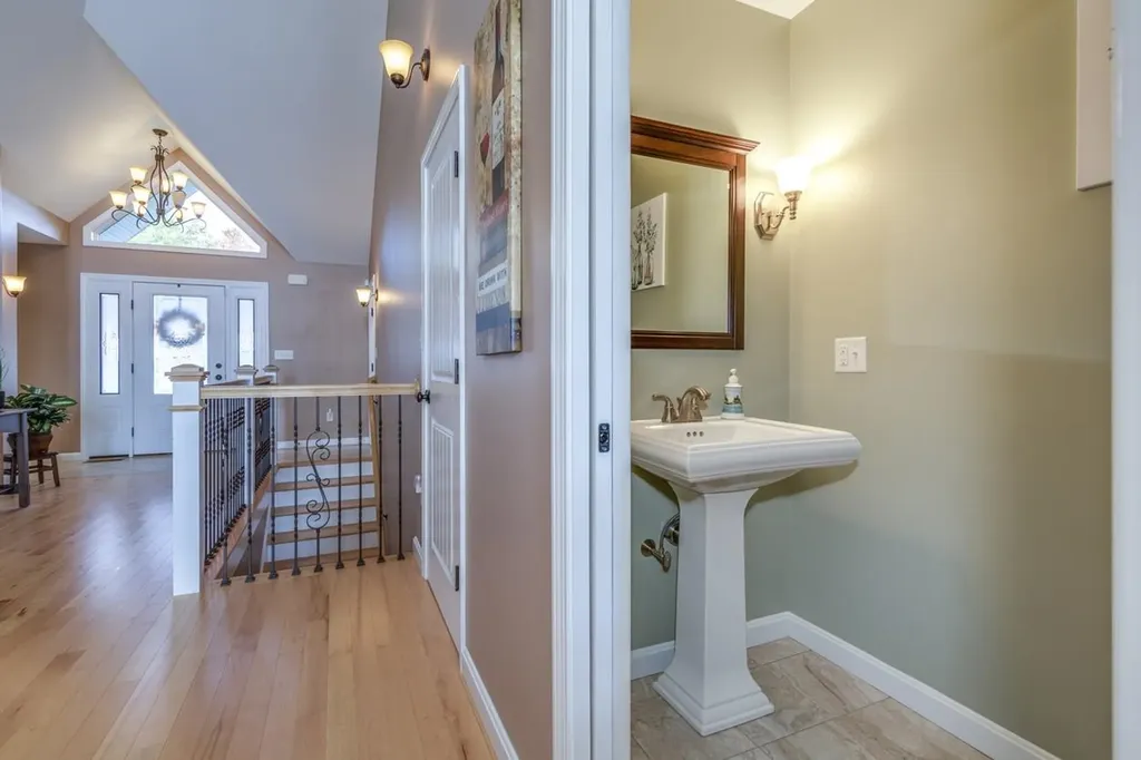 42 Lenzi Point Road Barrington NH 03825