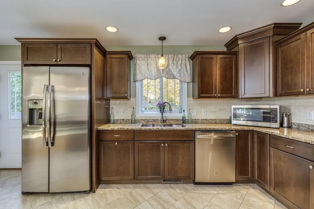 42 Lenzi Point Road Barrington NH 03825