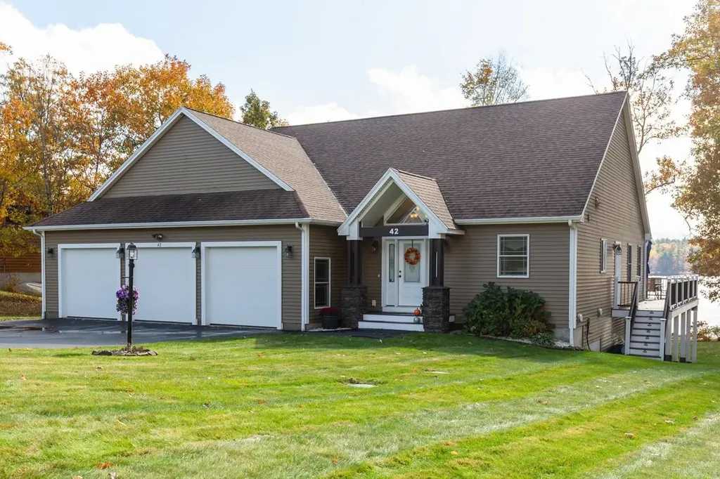 42 Lenzi Point Road Barrington NH 03825