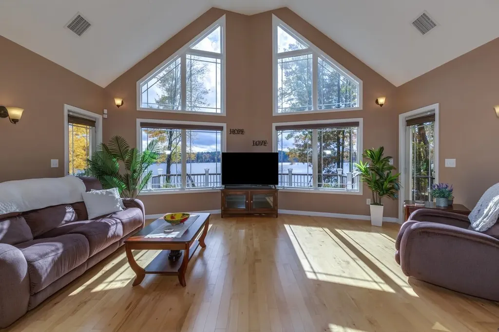 42 Lenzi Point Road Barrington NH 03825