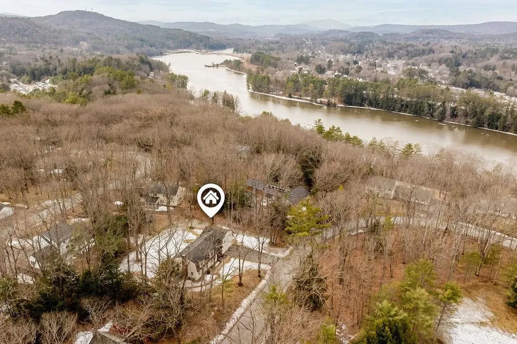 66 Oak Ridge Road Lebanon NH 03784