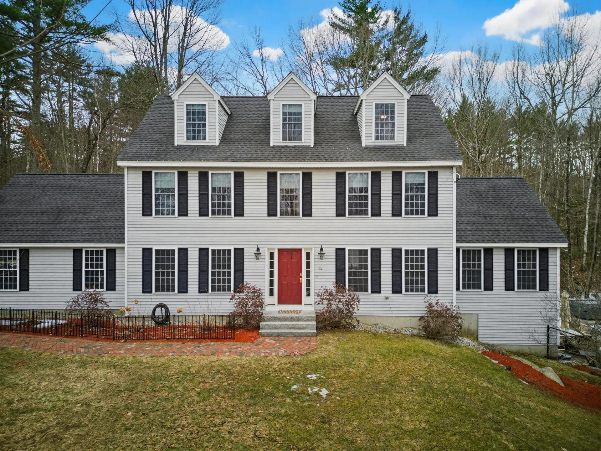 43 Hampshire Hills Drive Bow NH 03304