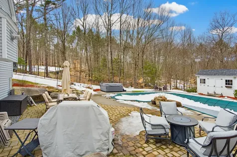 43 Hampshire Hills Drive Bow NH 03304