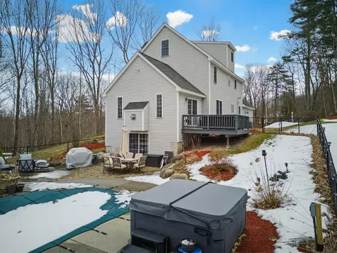 43 Hampshire Hills Drive Bow NH 03304