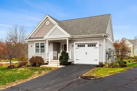 12 Mill Pond Road Brentwood NH 03833