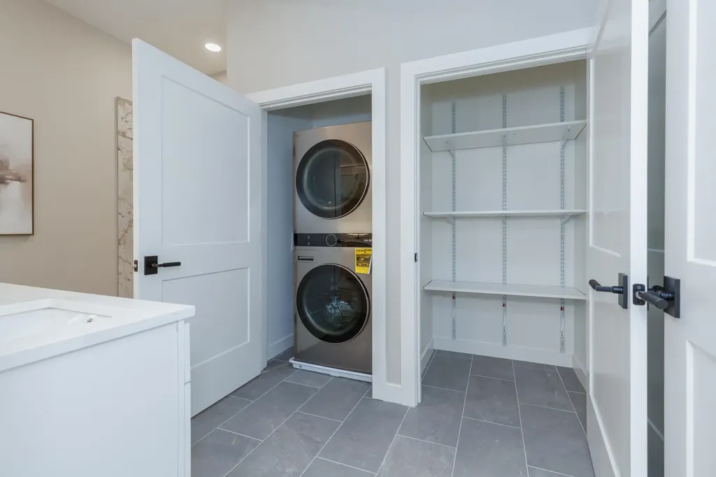 384 Main Street Salem NH 03079