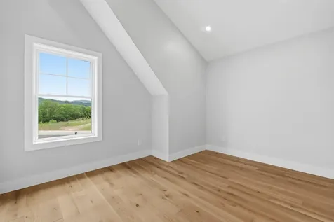 14 Melina's Way Thornton NH 03285