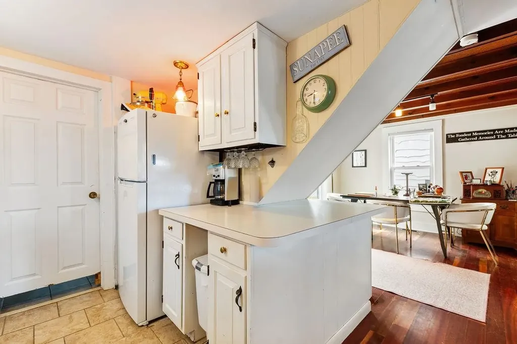 21 Washington Street Newbury NH 03255