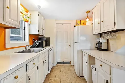 21 Washington Street Newbury NH 03255