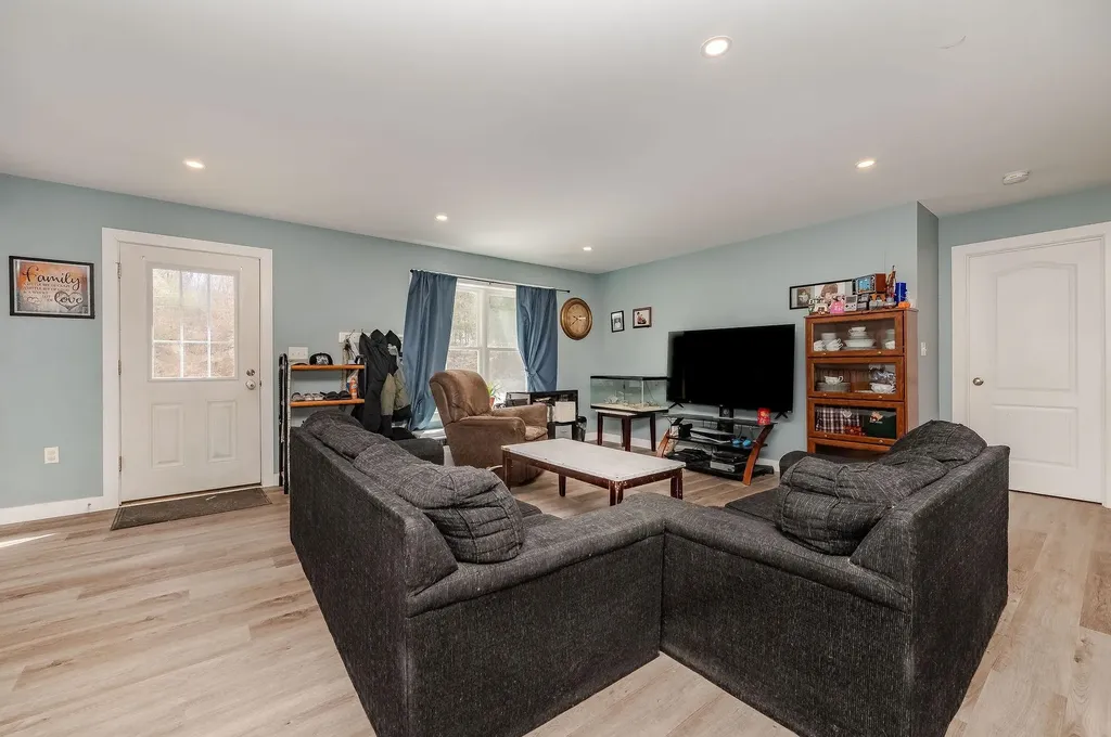 69 Hansonville Road Barrington NH 03825