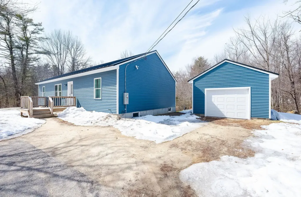 69 Hansonville Road Barrington NH 03825
