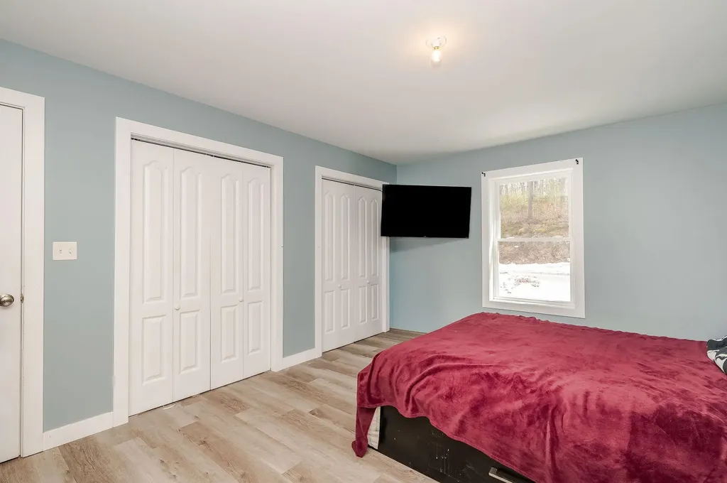 69 Hansonville Road Barrington NH 03825