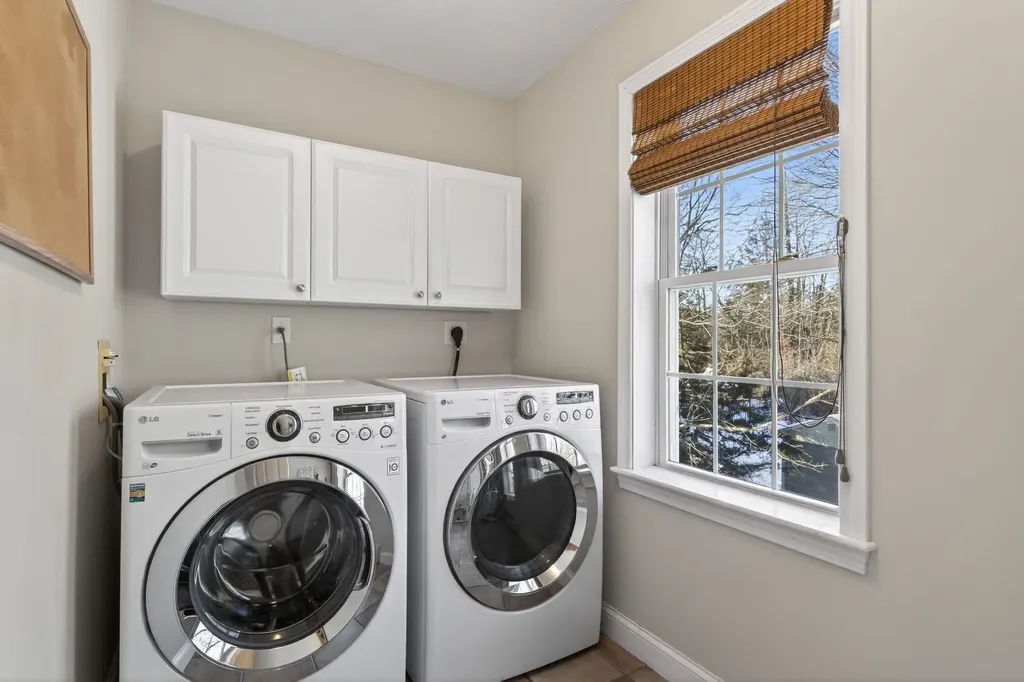 12 Runaway Road Newfields NH 03856