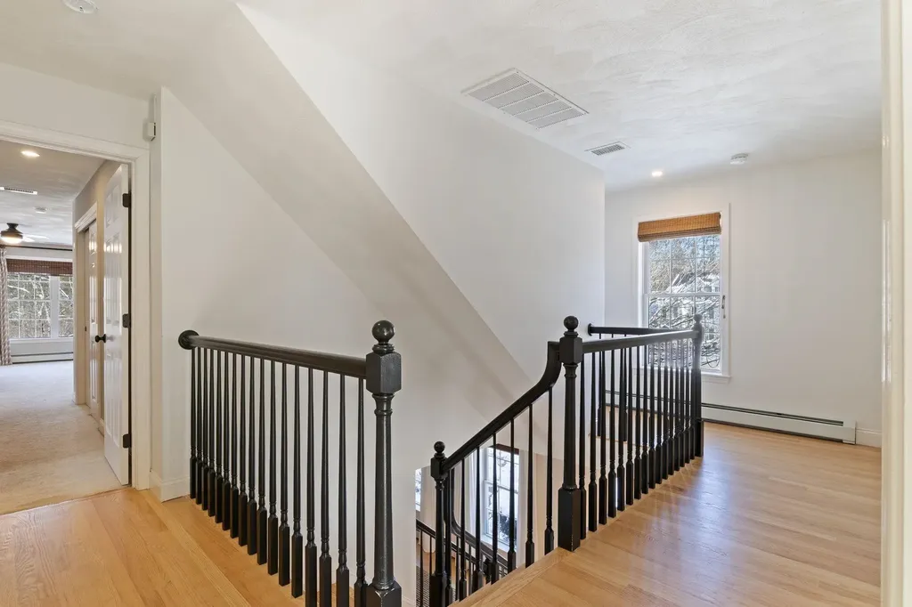 12 Runaway Road Newfields NH 03856