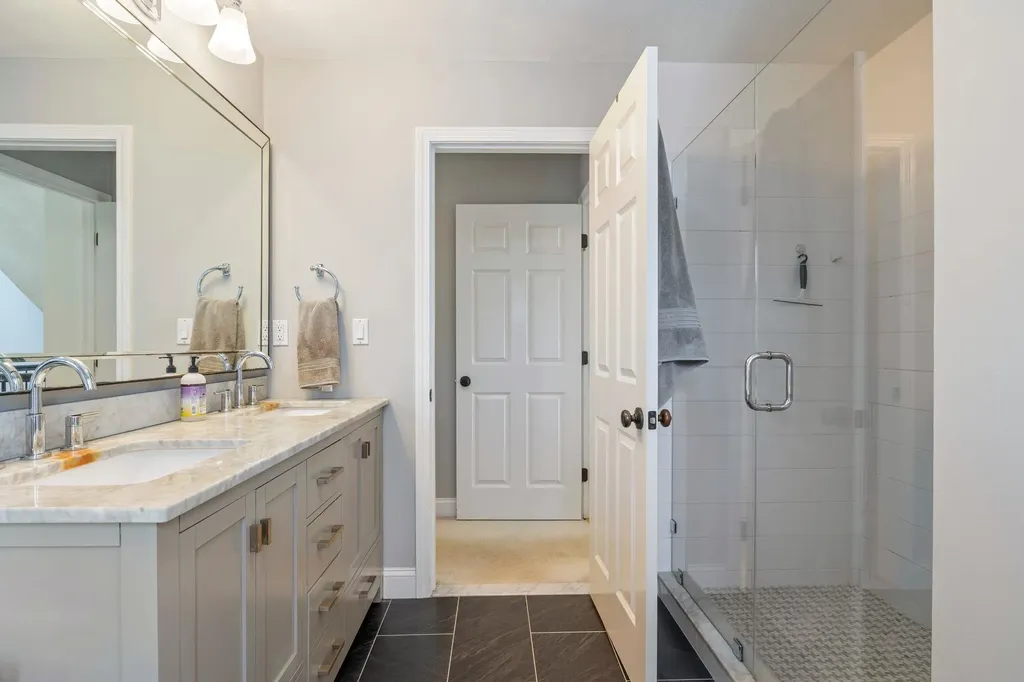 12 Runaway Road Newfields NH 03856