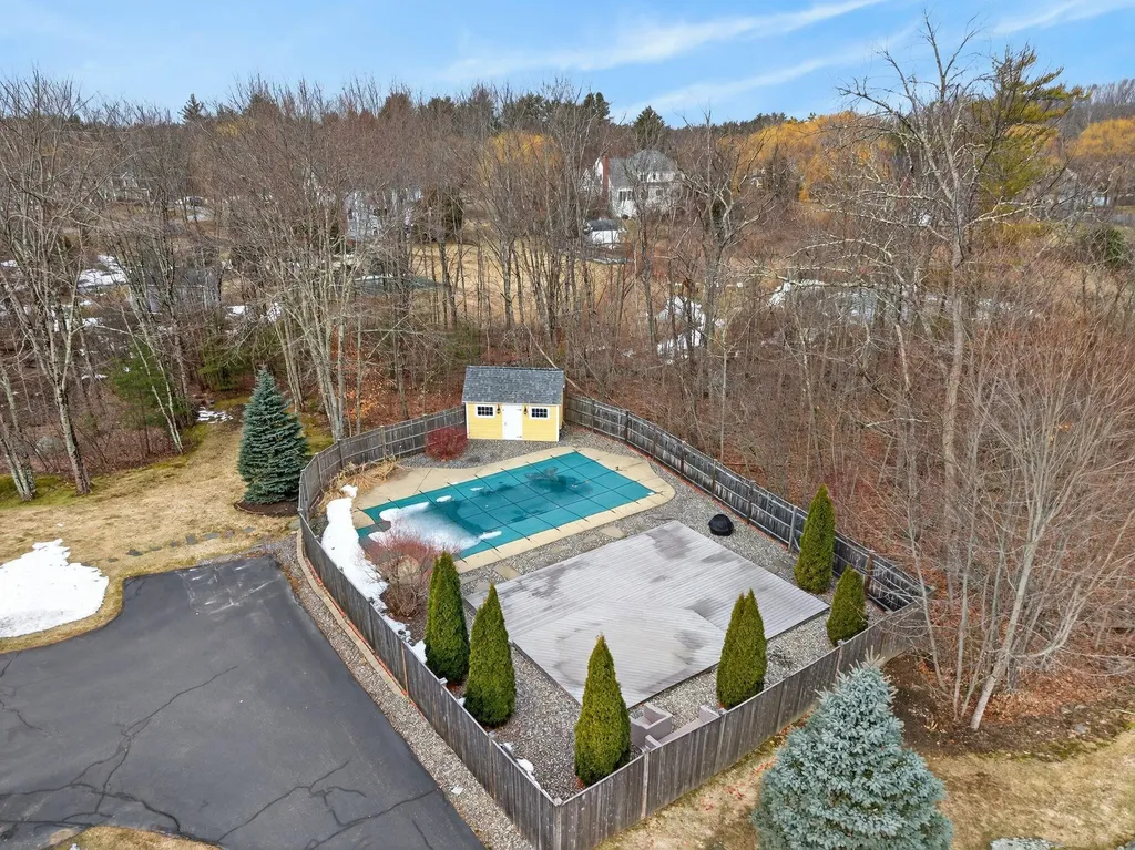 12 Runaway Road Newfields NH 03856