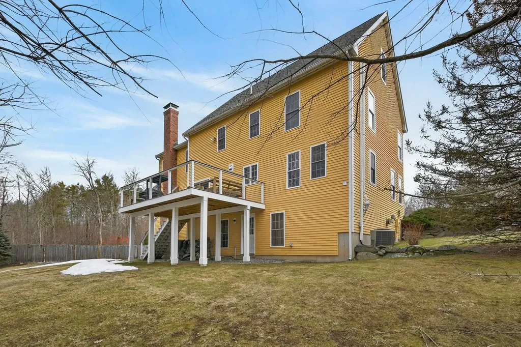 12 Runaway Road Newfields NH 03856