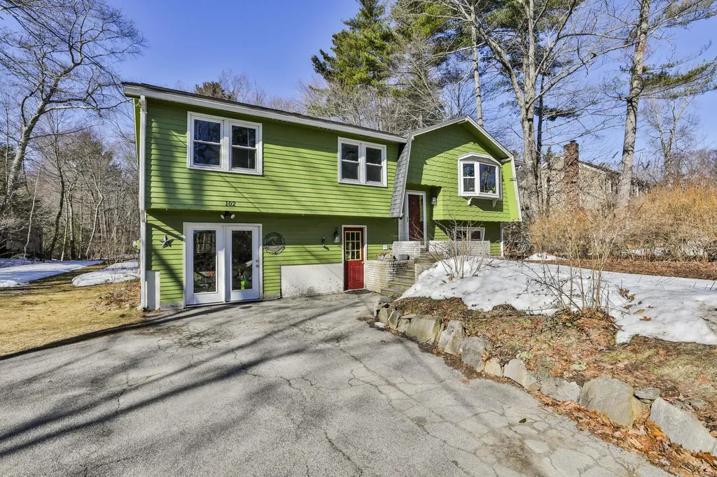 102 Bypass 28 Derry NH 03038