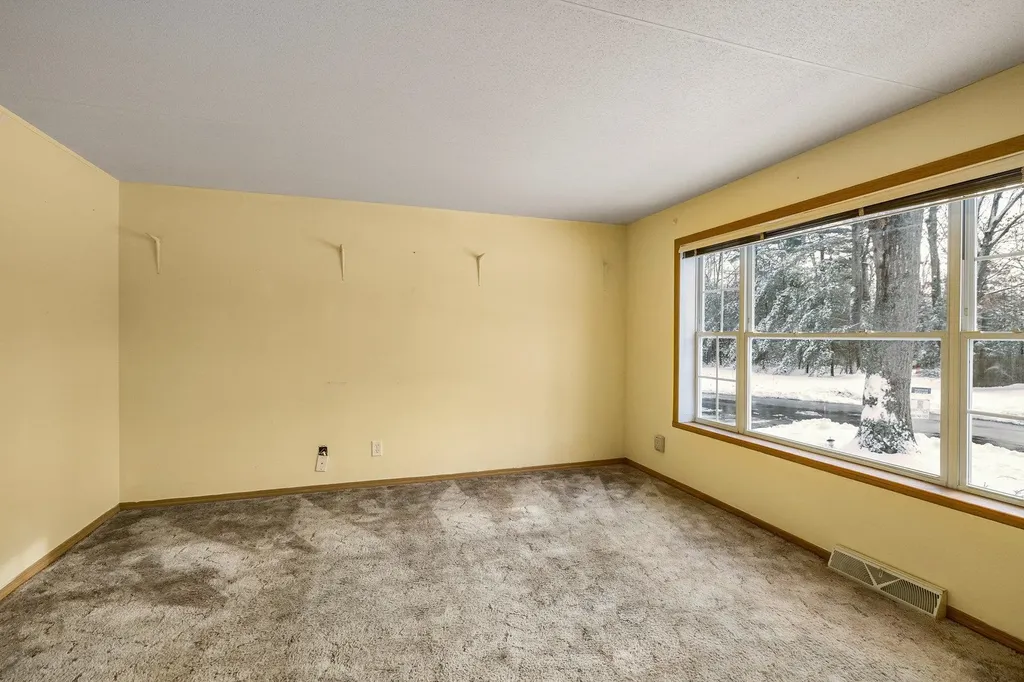 45 Oak Drive North Hampton NH 03862