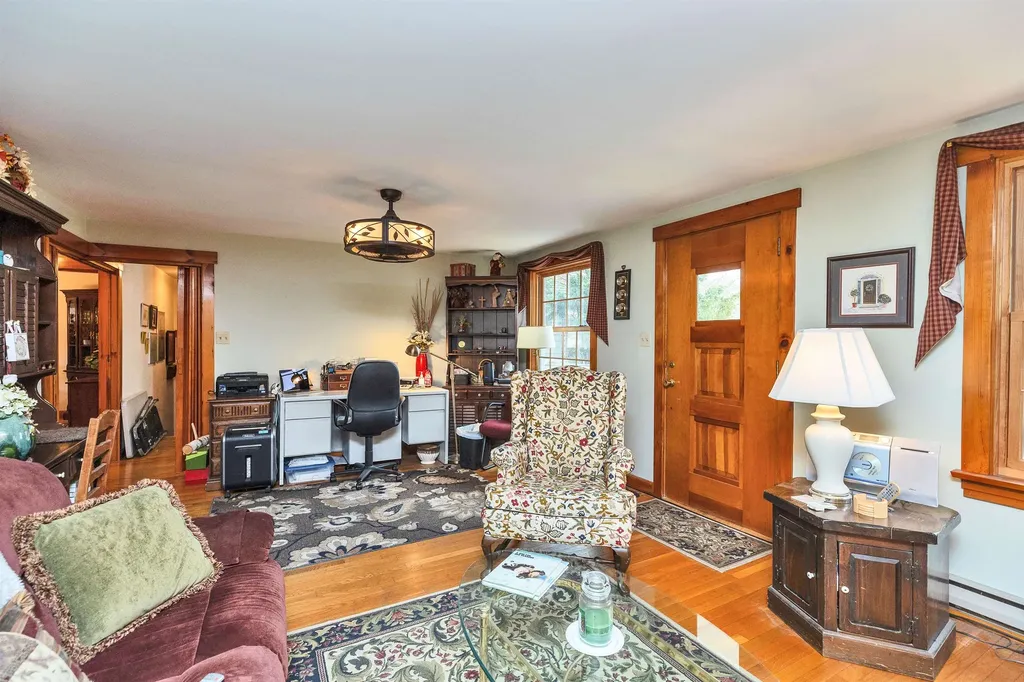 54 West Street Swanzey NH 03446