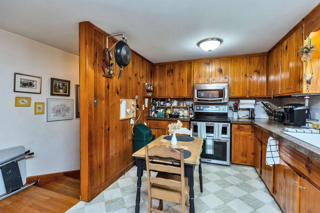 54 West Street Swanzey NH 03446