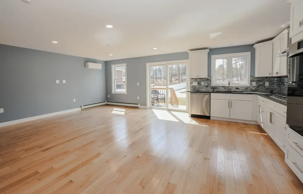 5 Gamache Road Derry NH 03038